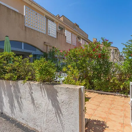 Apartamento Les Marines Du Levant-2 By Interhome